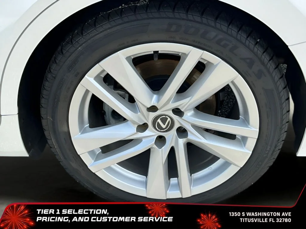 Used 2023 White Lexus 300 image 36