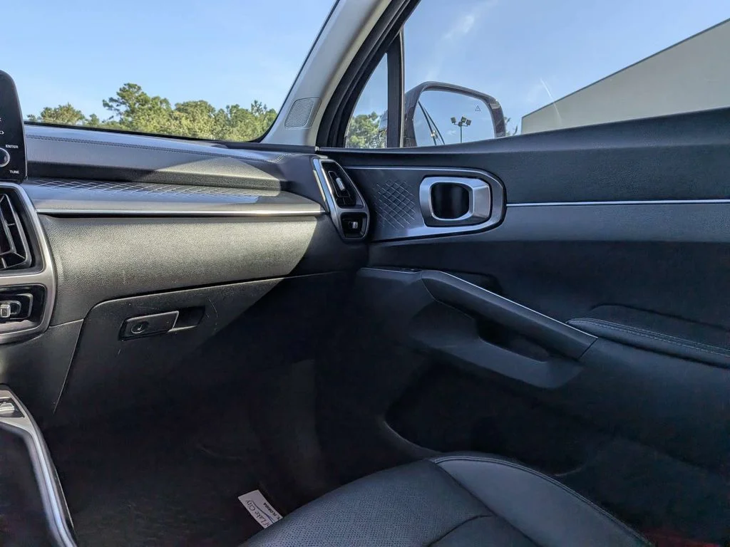 Used 2023 Silver Kia SX image 17