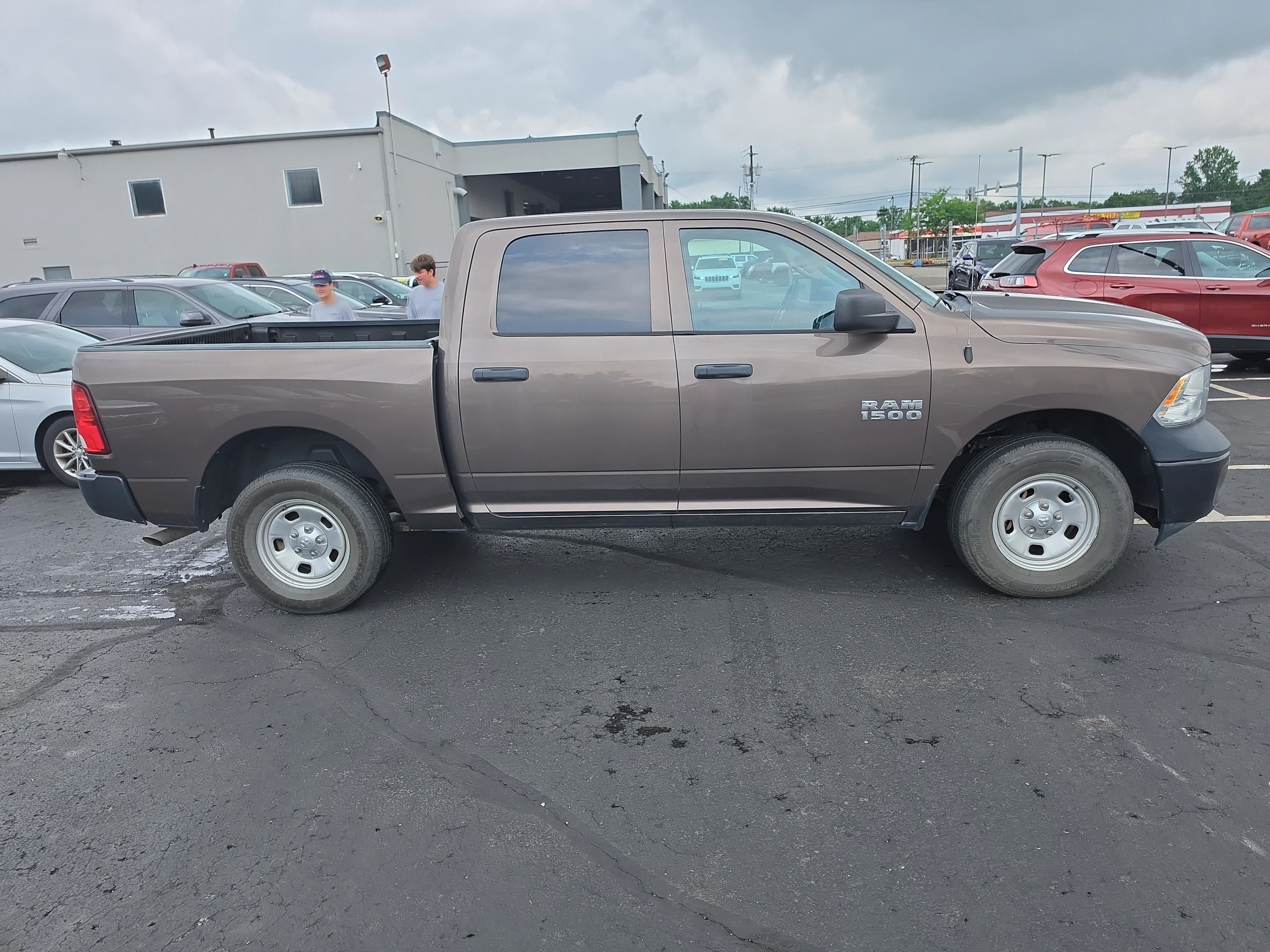 Used 2018 RV Match Walnut Brown Metallic Clearcoat Ram Tradesman image 2