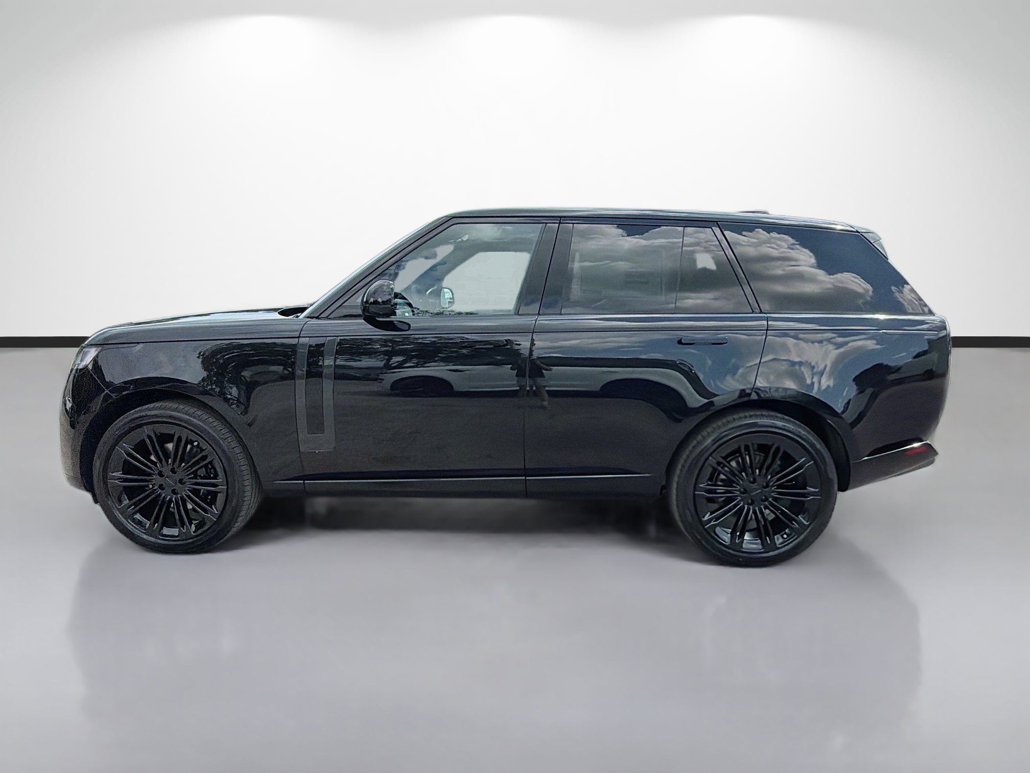 New 2026 Santorini Black Land Rover SE image 2
