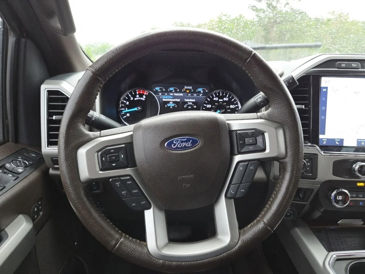 Used 2022  Ford XL image 32