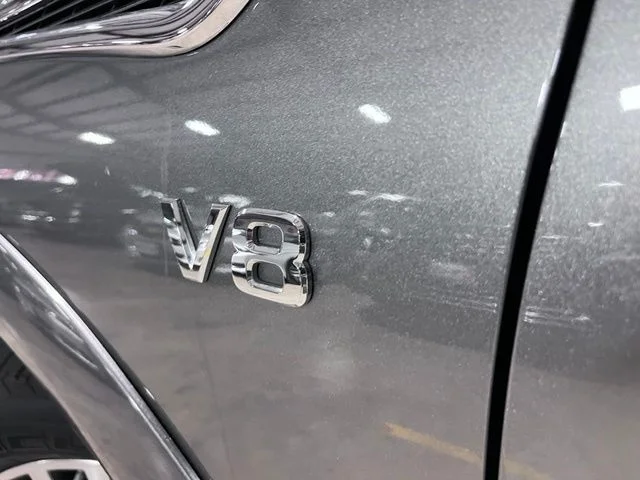 Used 2022 Gray Nissan SL image 33