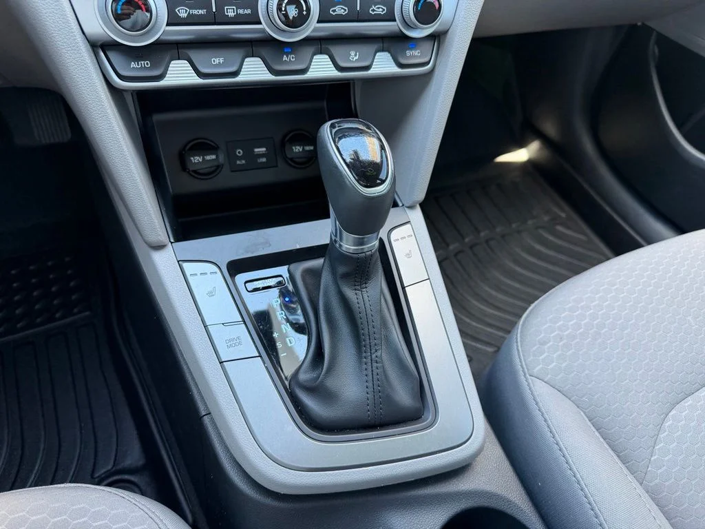 Used 2020 Fluid Metal Hyundai Value Edition image 24