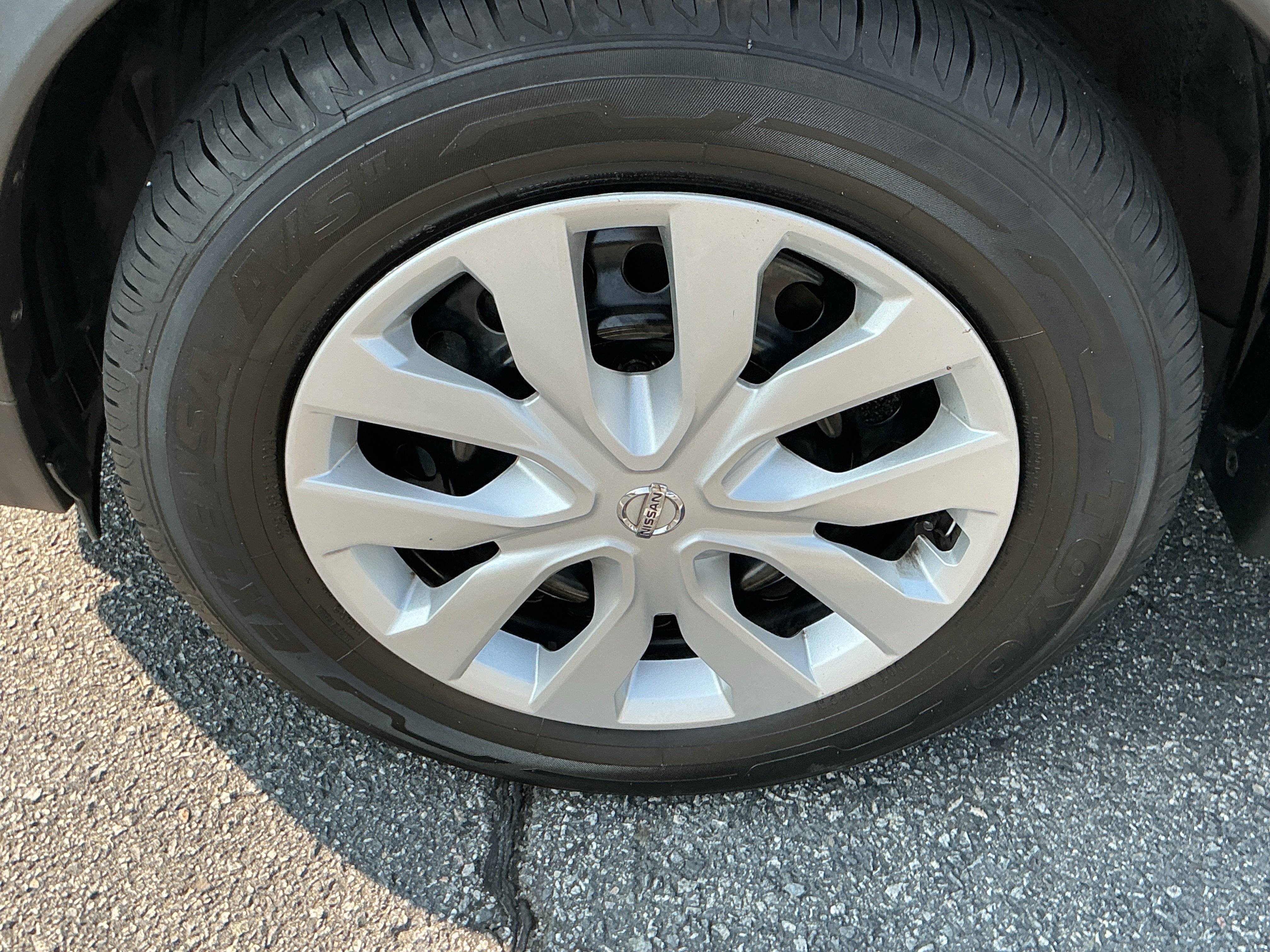 Used 2017 Magnetic Black Nissan S image 10