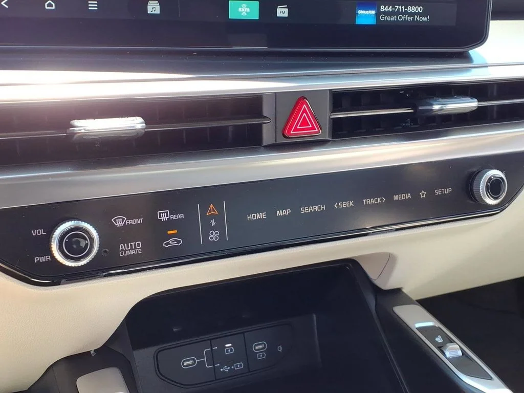 Used 2025 Black Kia EX image 17