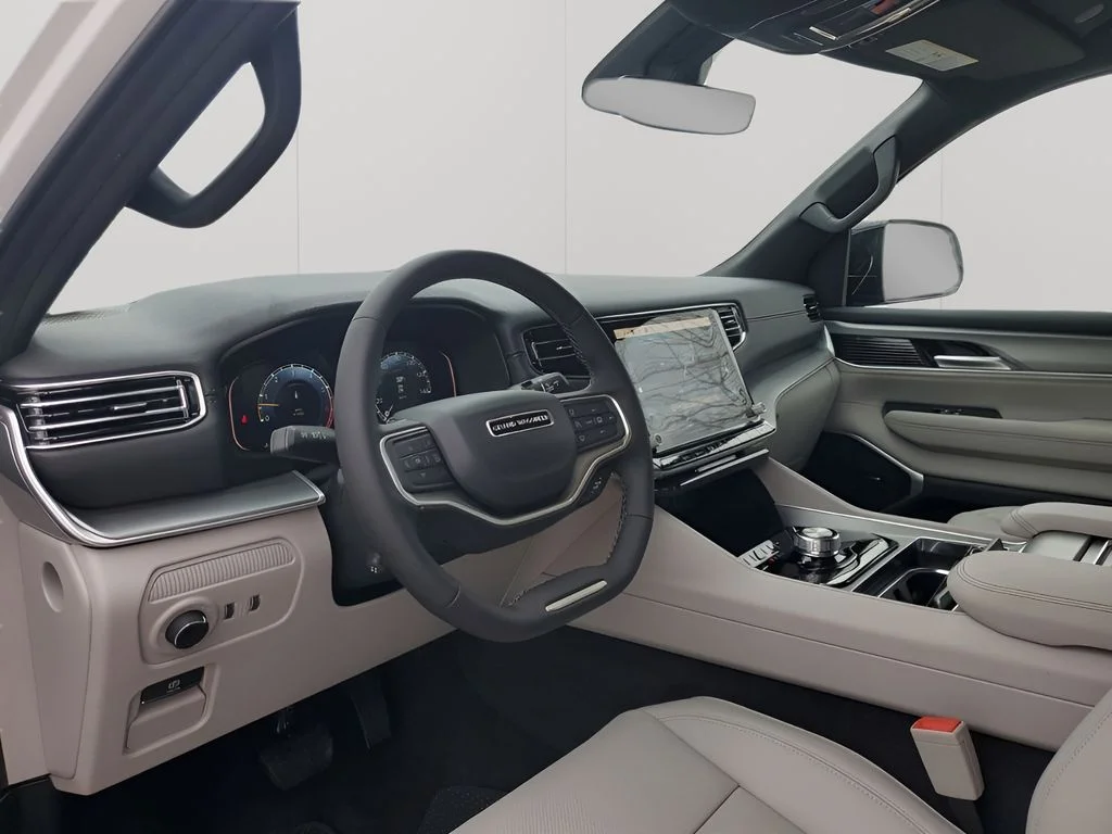 New 2026 Bright White Clear-Coat Exterior Paint Jeep  image 32