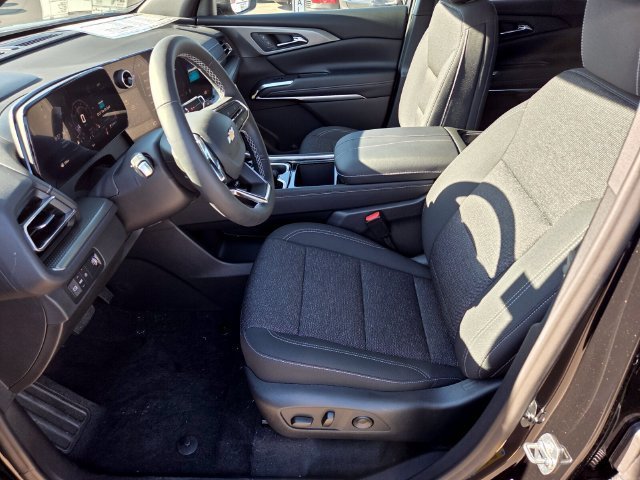 2027 Chevrolet Traverse LT - Photo 6