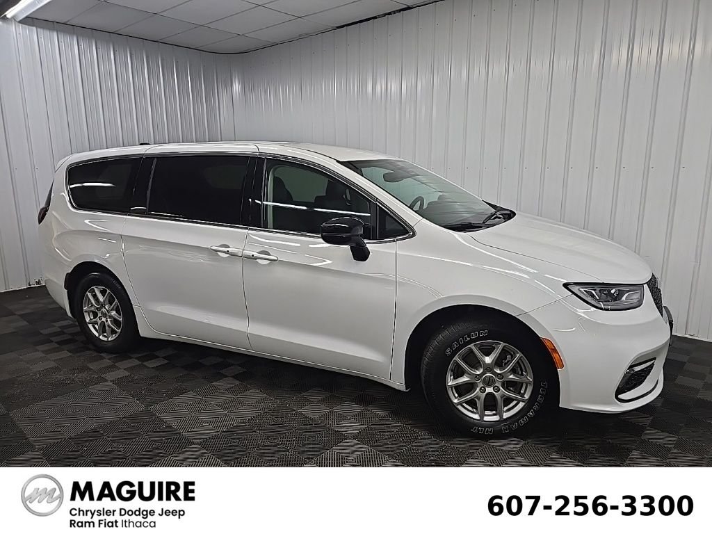 Used 2024 White Chrysler Touring L image 1