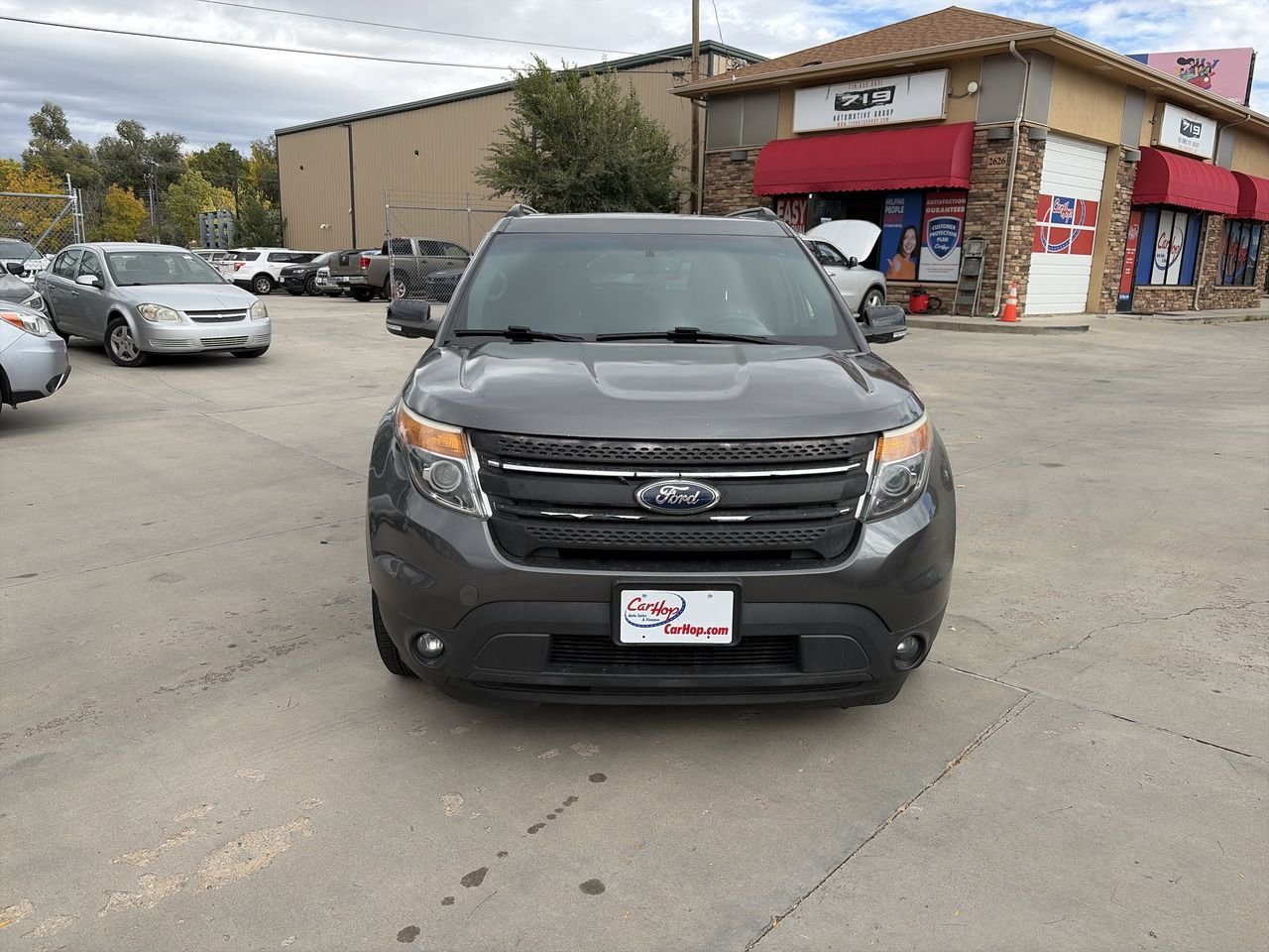 2015 Ford Explorer XLT photo 2