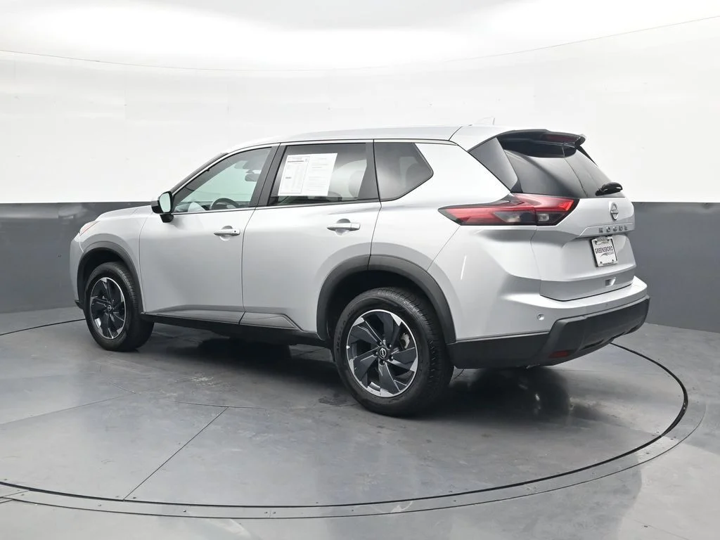 Used 2025 Silver Nissan SV image 10