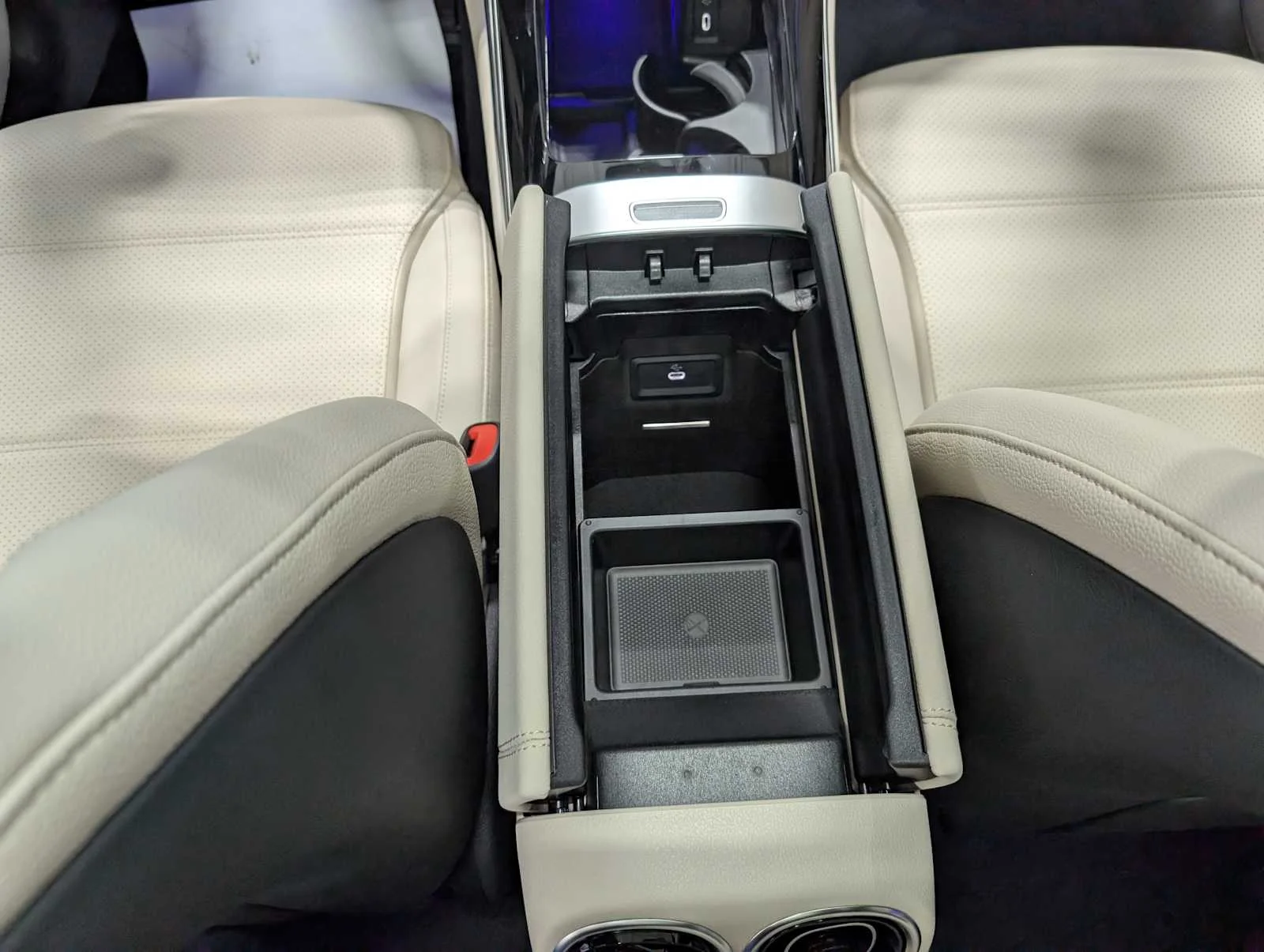 Certified Used 2026 Polar White Mercedes-Benz GLC 300 image 19