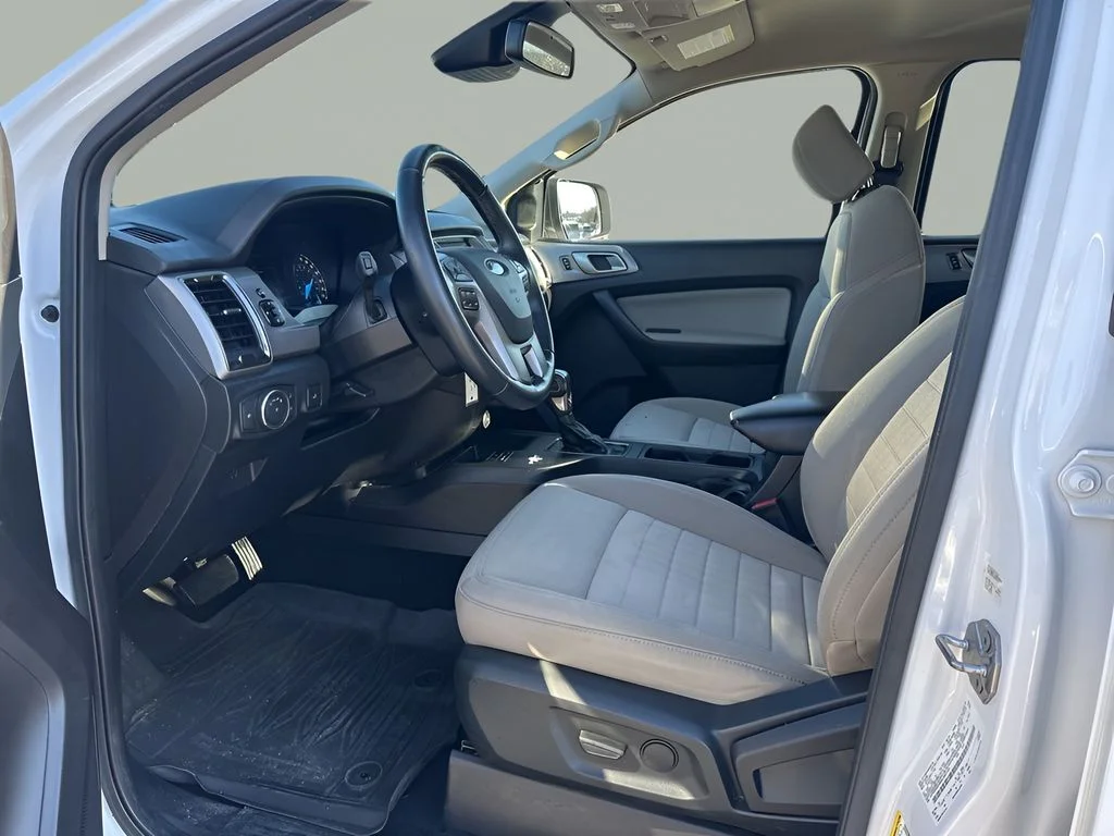 Used 2019 White Ford XLT image 8