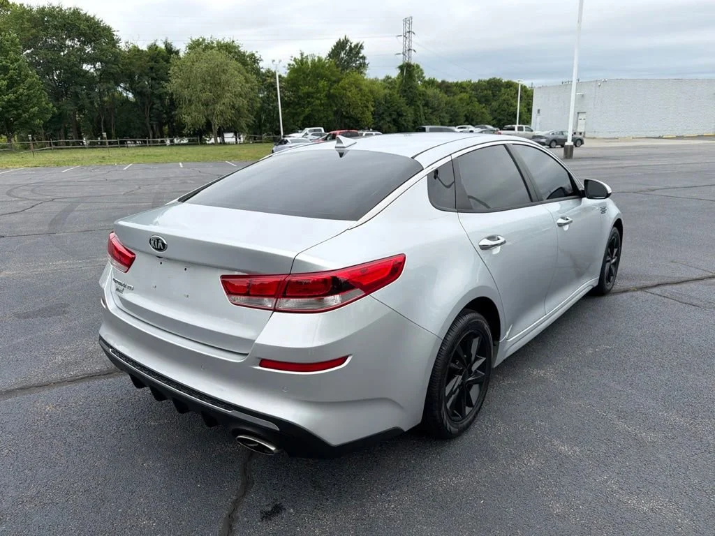 Used 2020 Sparkling Silver Kia LX image 8