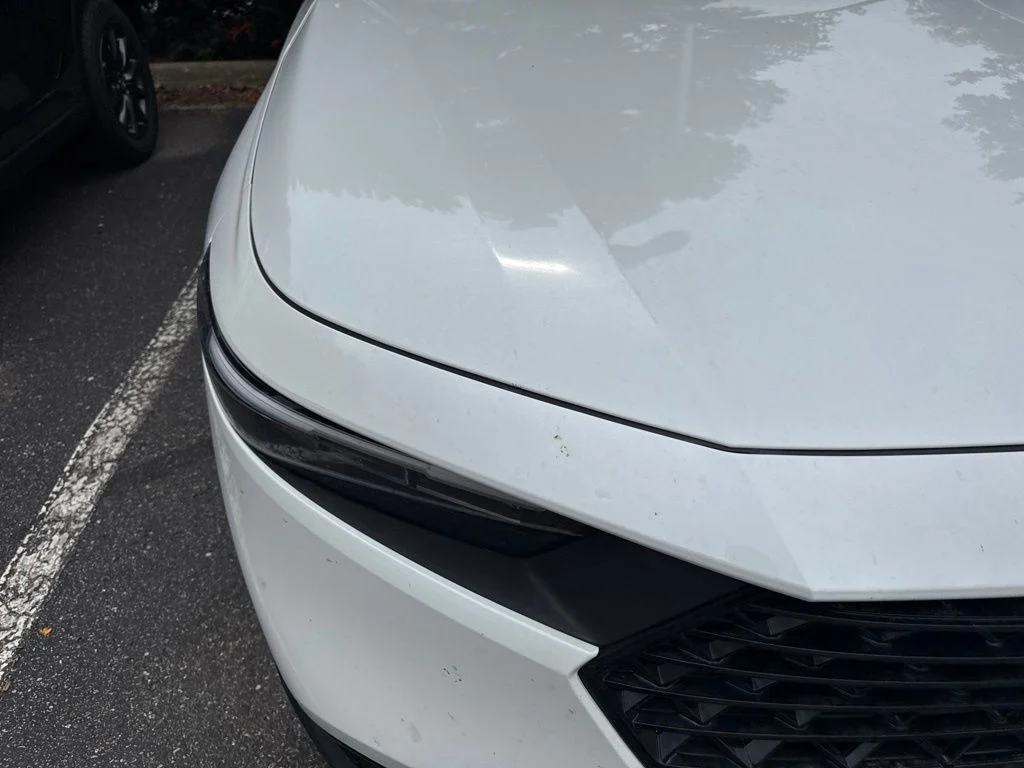 Used 2025 Platinum White Pearl Honda SE image 3