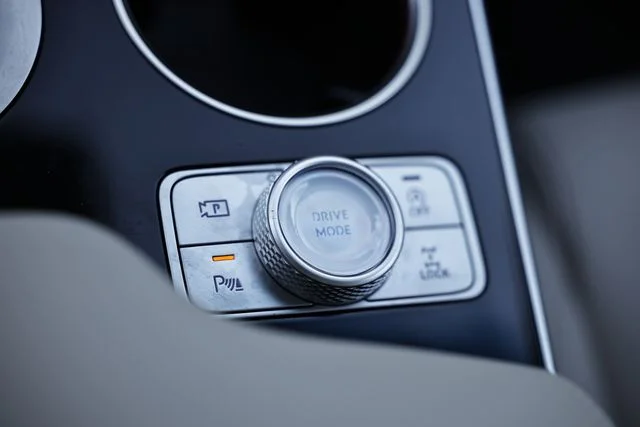 Used 2025 Savile Silver Genesis 2.5T image 40