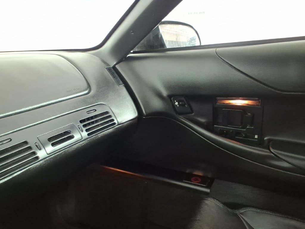 Used 1995  Chevrolet Base image 19