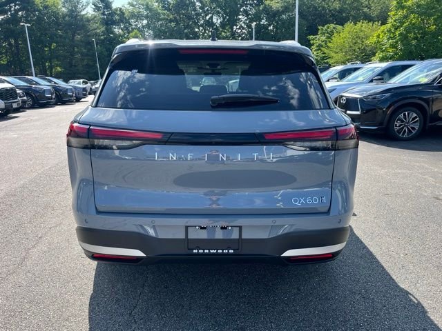 New 2027 Harbor Gray INFINITI Luxe AWD image 4