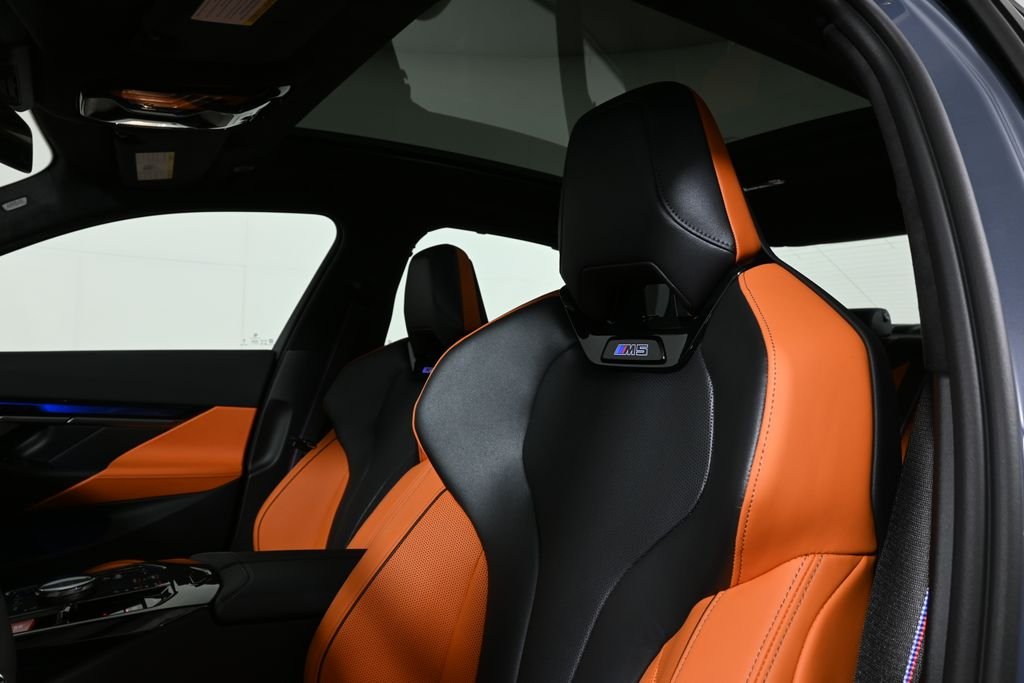 New 2026 Storm Bay Metallic BMW Base image 17