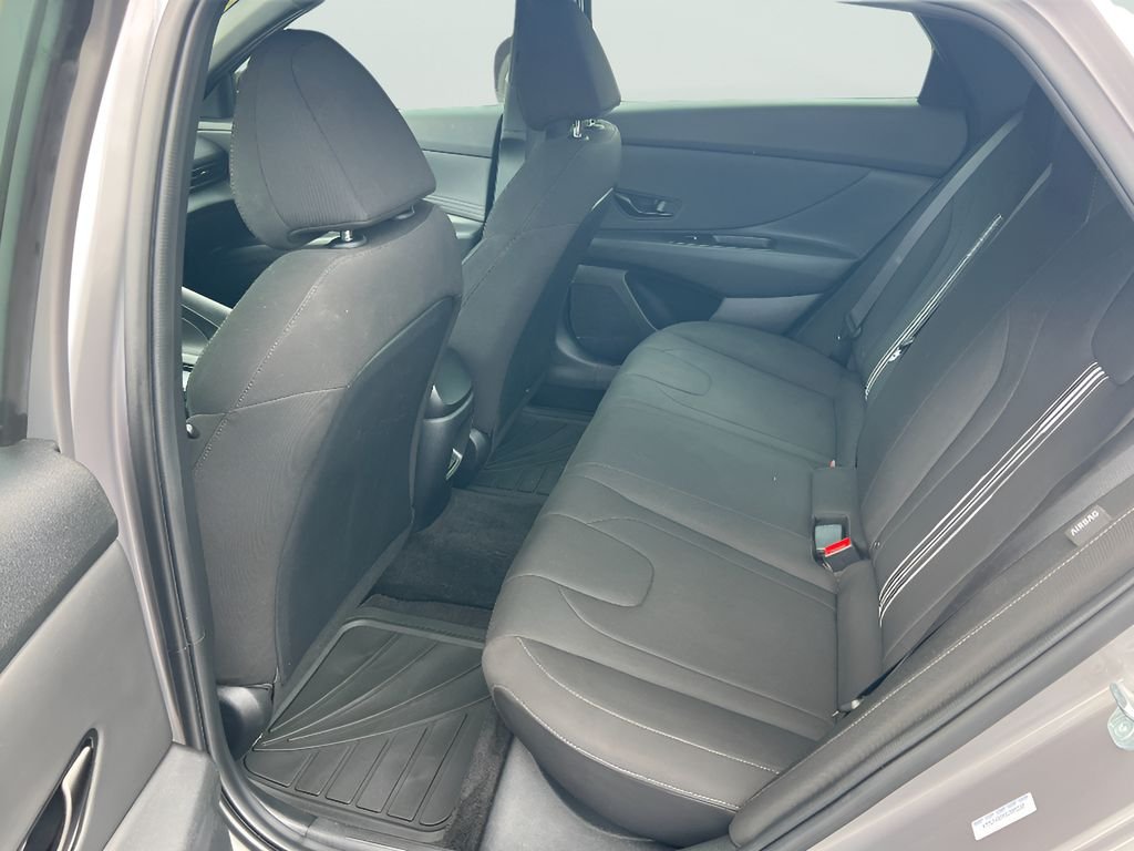 2025 Hyundai Elantra SEL - Photo 15