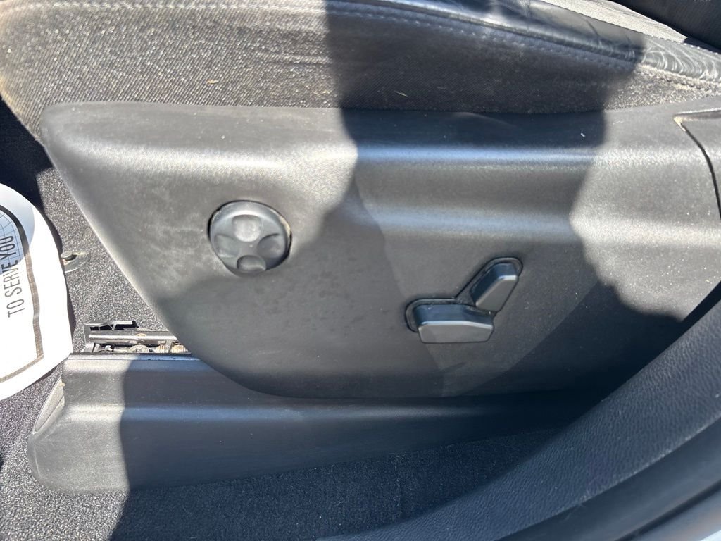 Used 2021 White Jeep Laredo X image 21