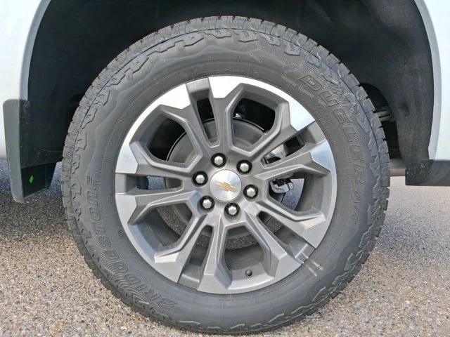 New 2026 Polar White Tricoat Chevrolet High Country image 30