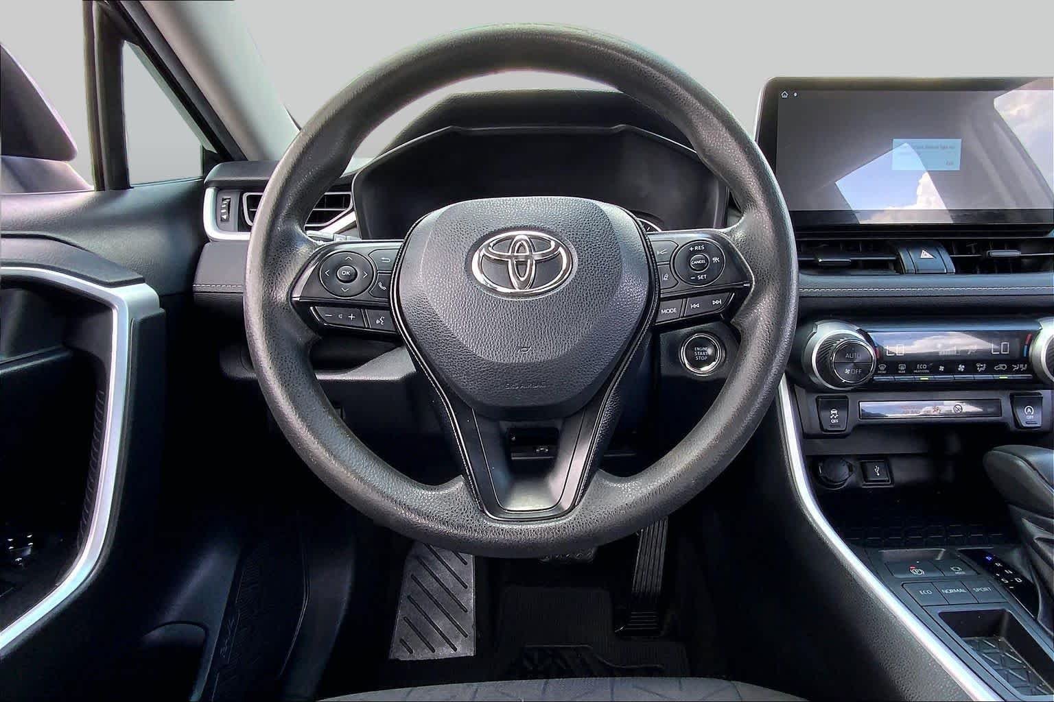 Used 2020 Magnetic Gray Metallic Toyota XLE image 6