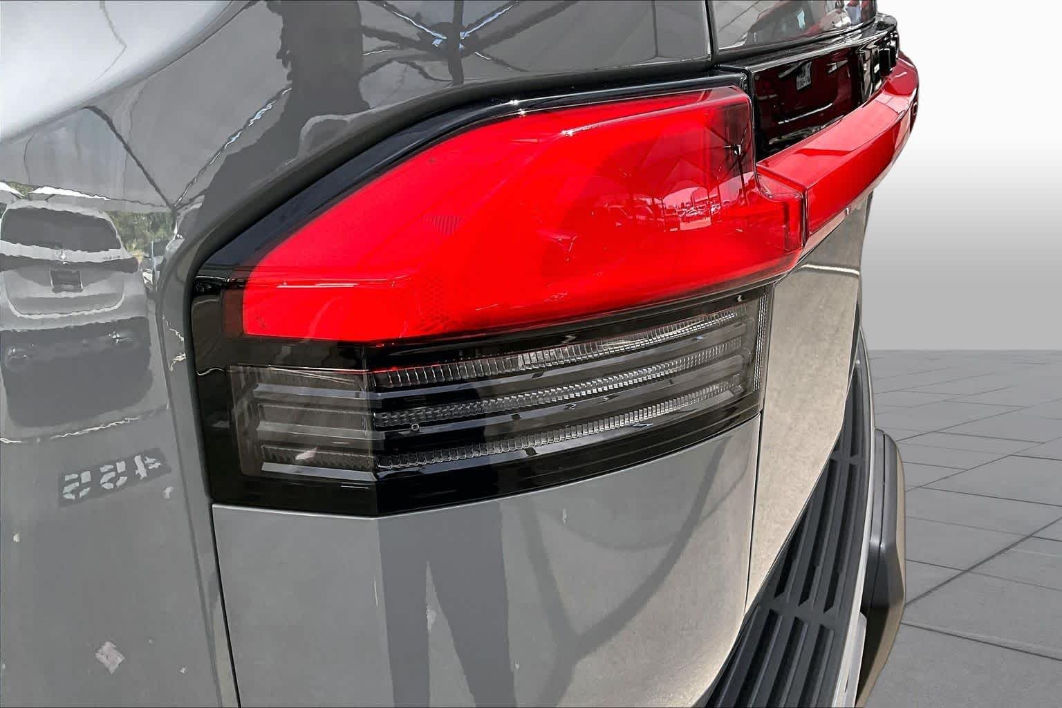 Used 2025 Incognito Lexus Overtrail image 29