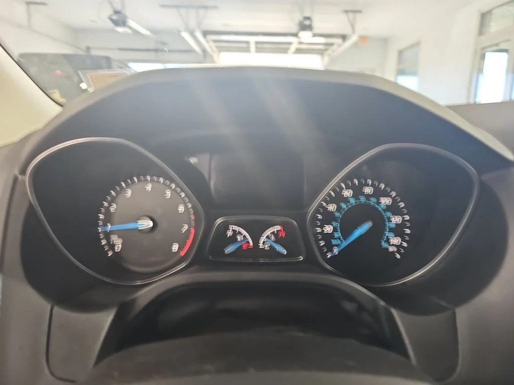 Used 2014 Red Ford SE image 25