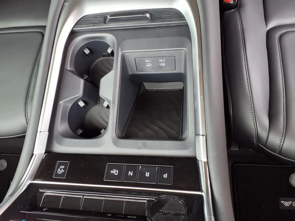 2025 Nissan Armada SV - Photo 17