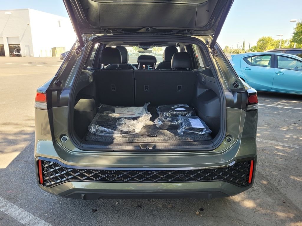 New 2026 Green Volkswagen SE R-Line Black image 27