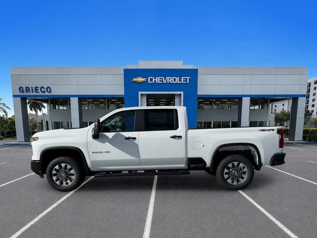 New 2026 Summit White Chevrolet Custom image 4