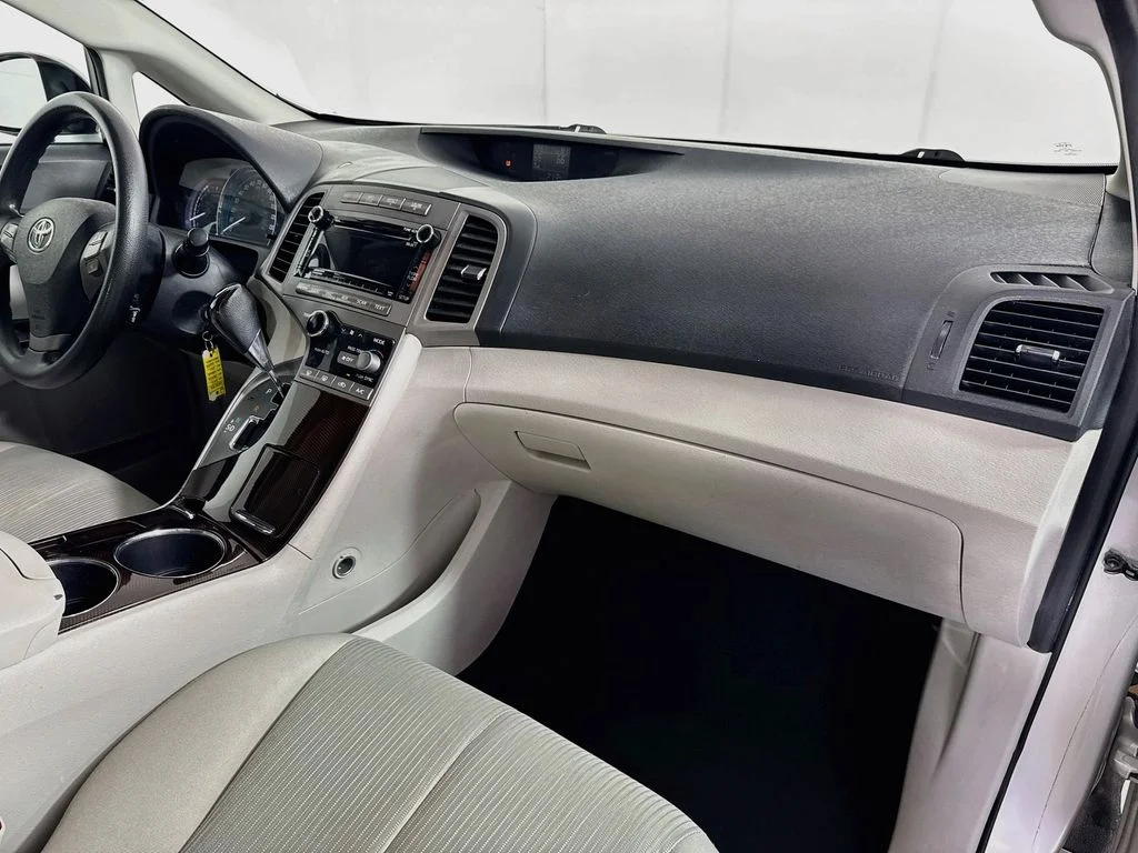 Used 2010 Silver Toyota Base image 32