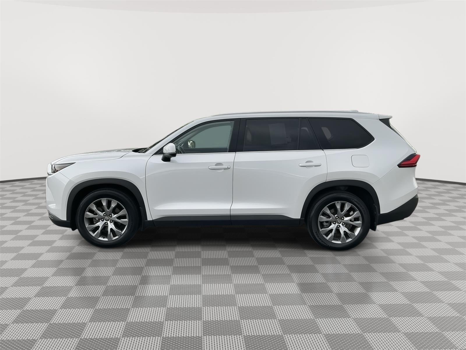 Certified Used 2024 Wind Chill Pearl Toyota Limited image 22