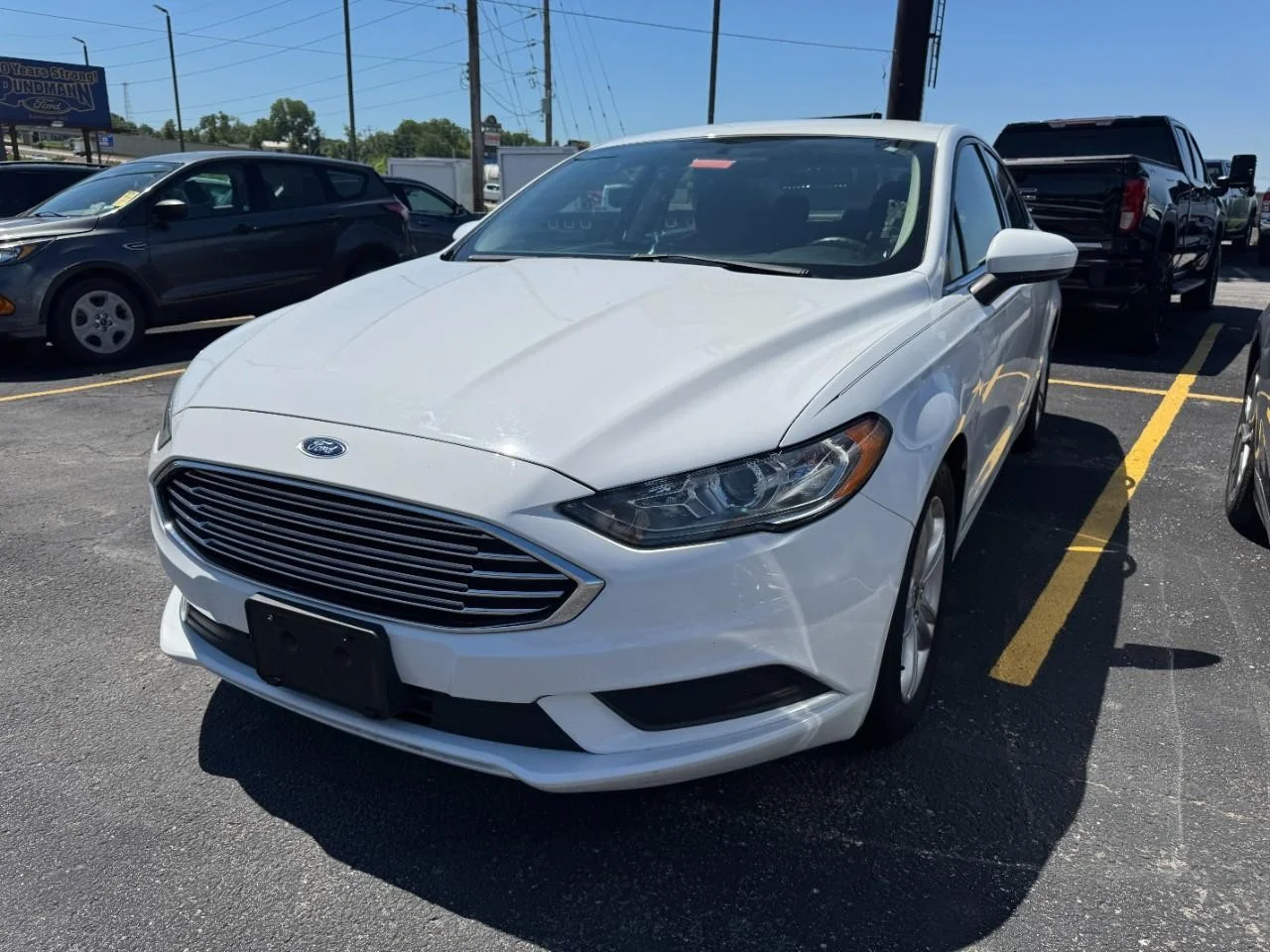 Used 2018 Oxford White Ford SE FWD image 10