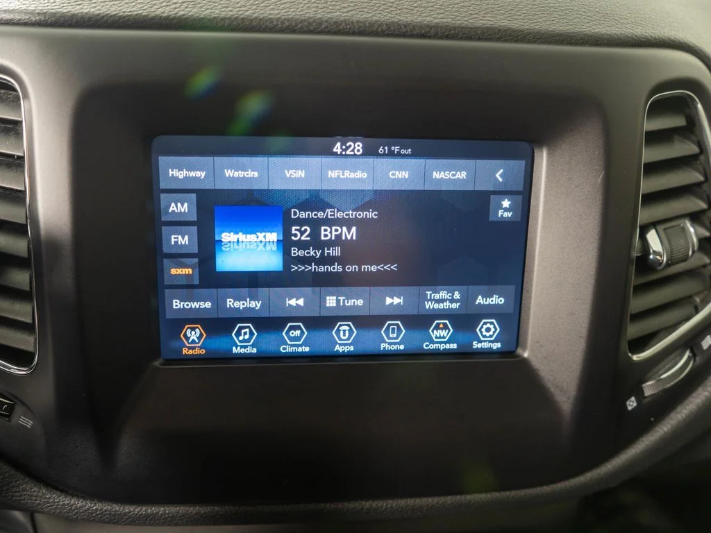 Used 2018 Black Jeep Latitude image 18