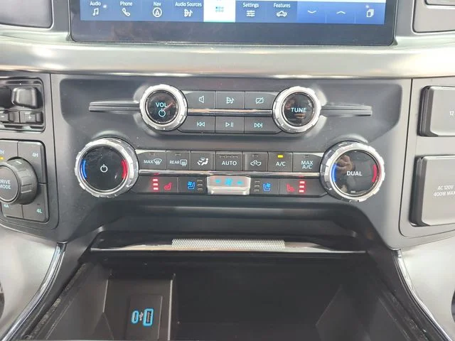 Used 2023 White Ford Lariat image 31