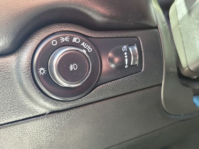 Used 2022 White Dodge GT Plus image 19