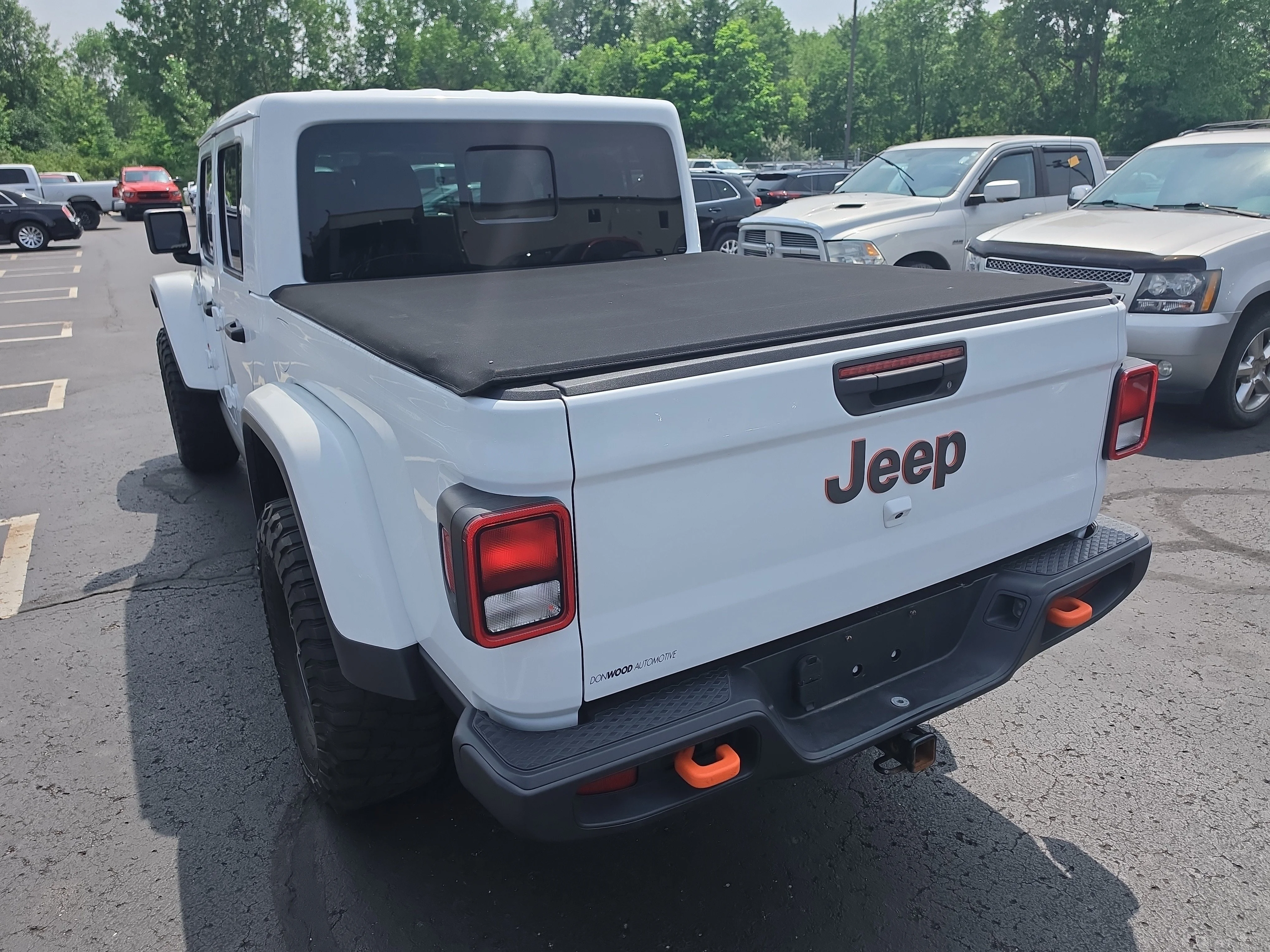 Used 2020 Bright White Clearcoat Jeep Mojave image 5