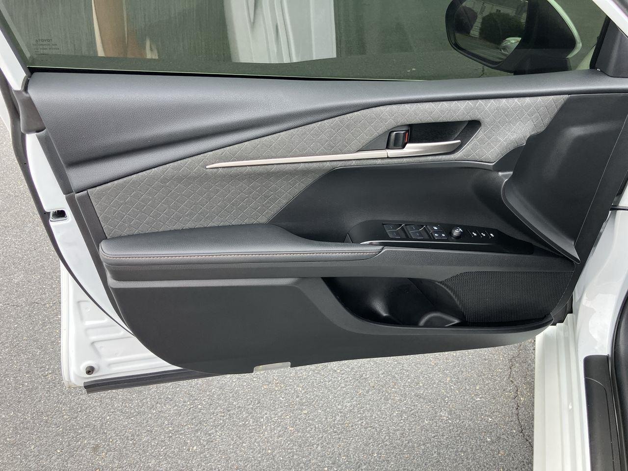 Used 2025 White (Wind Chill Pearl) Toyota XLE image 16