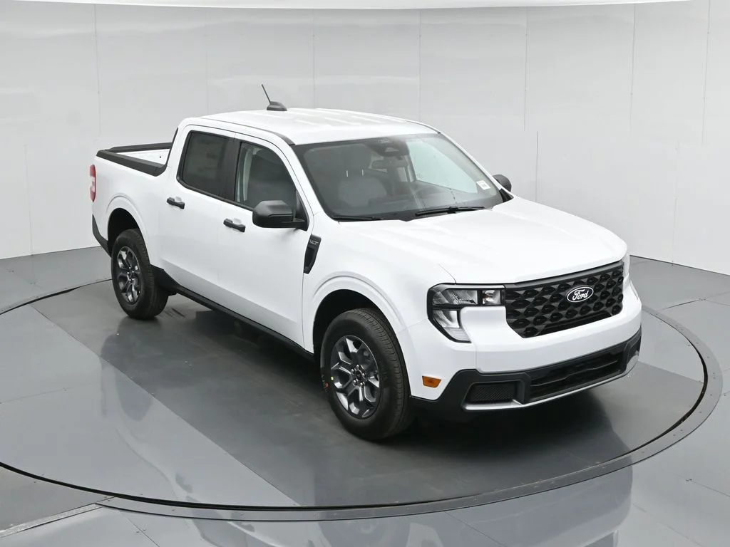 New 2026 Oxford White Ford XLT image 36