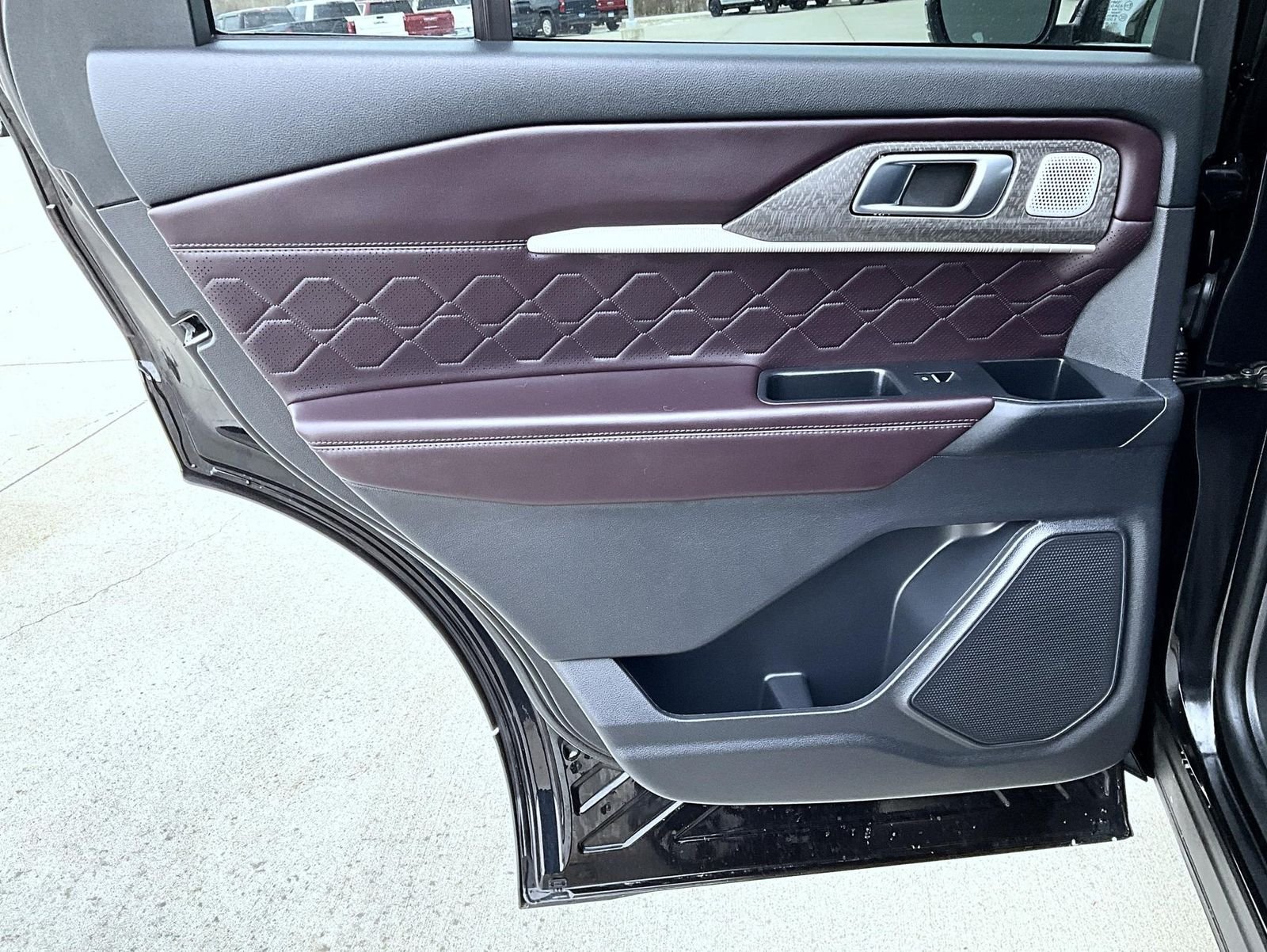 Used 2025 Black Ford Platinum image 23