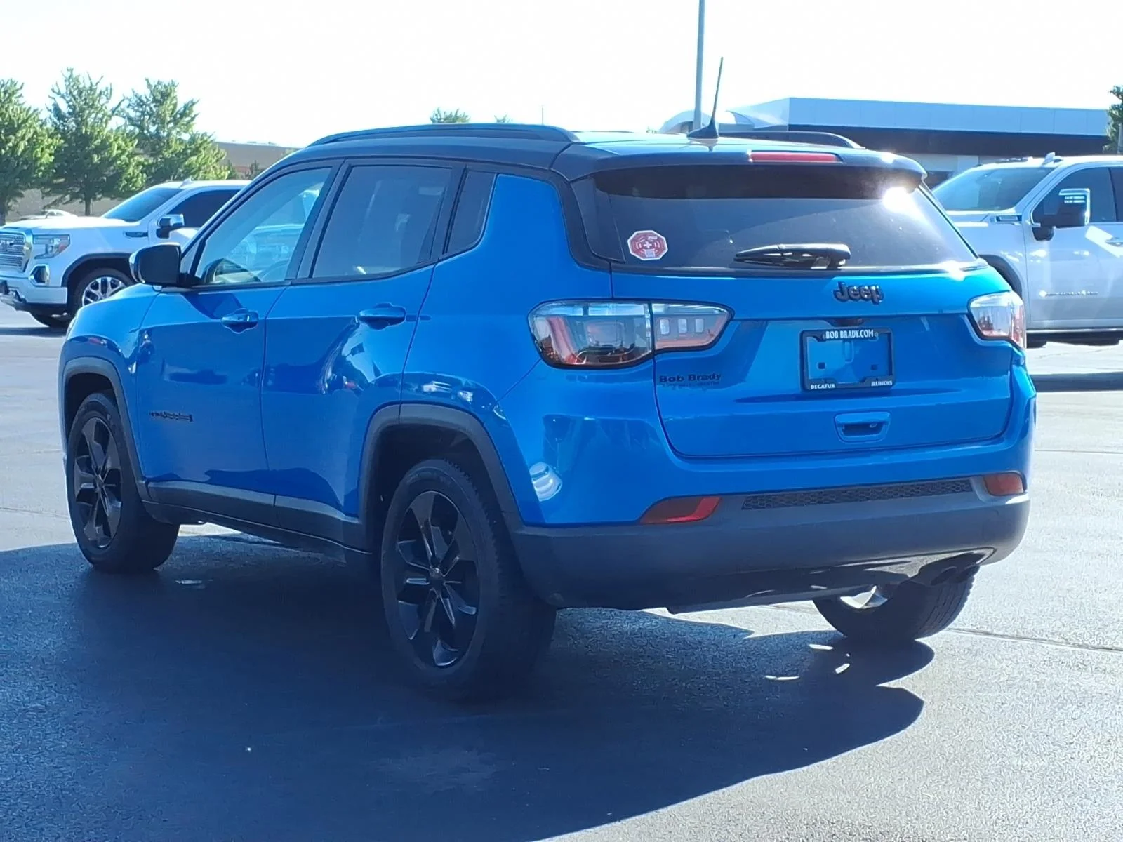 Used 2021 Blue Jeep Altitude image 13