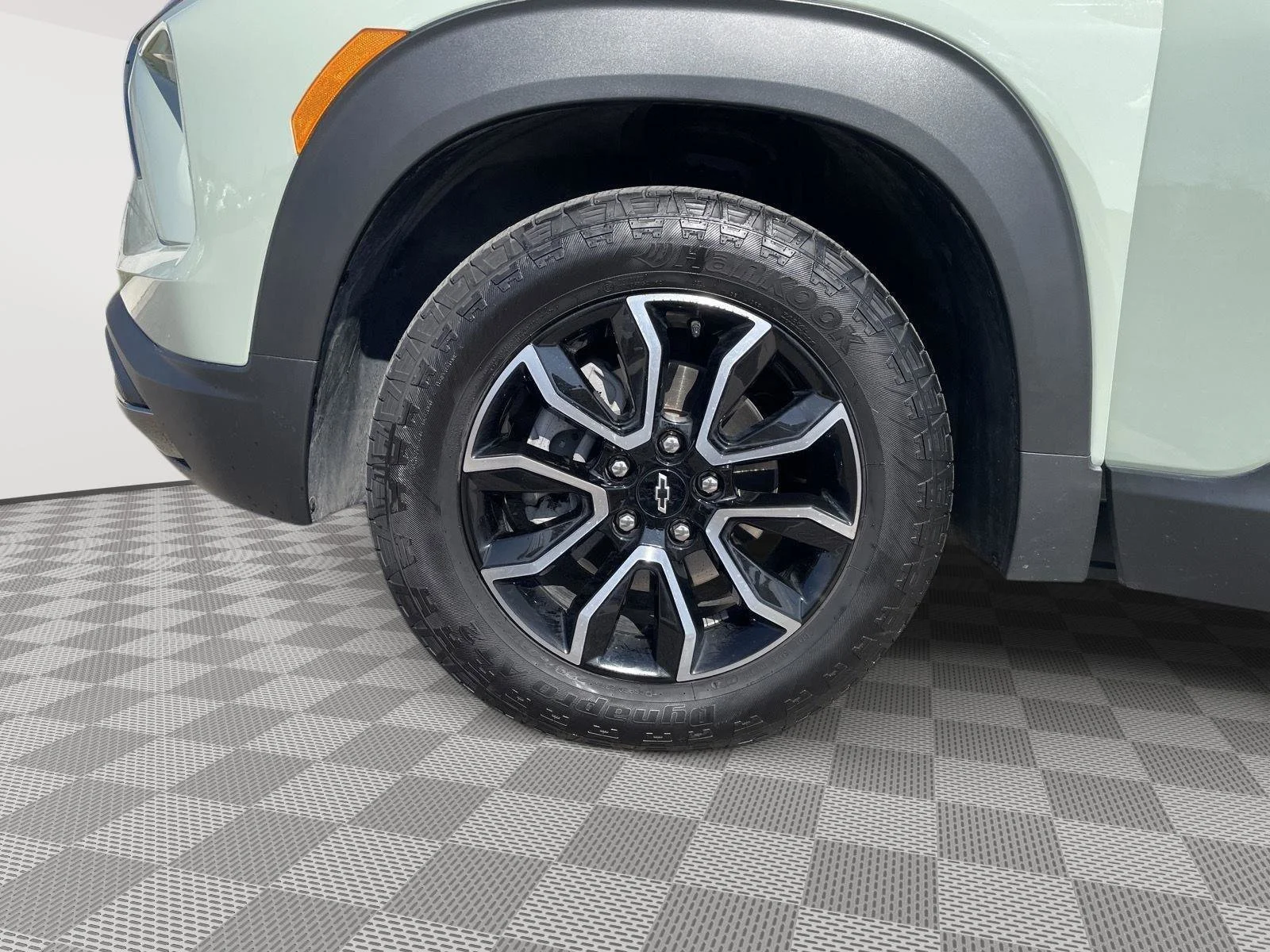 Used 2025 Cacti Green Chevrolet ACTIV image 25