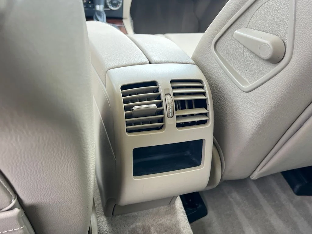 Used 2011 Arctic White Mercedes-Benz GLK 350 image 17