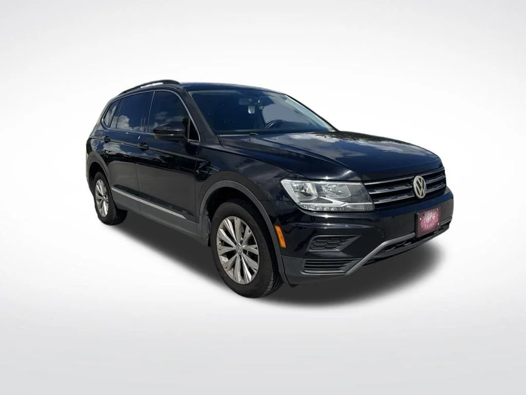 Used 2018 Black Volkswagen 2.0T SE image 2