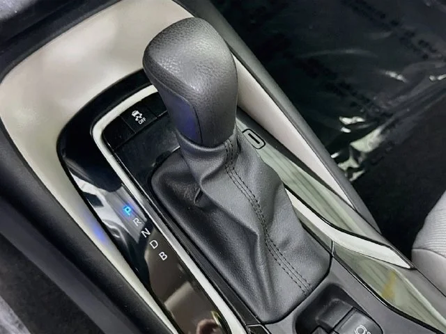 Certified Used 2022  Toyota LE image 18
