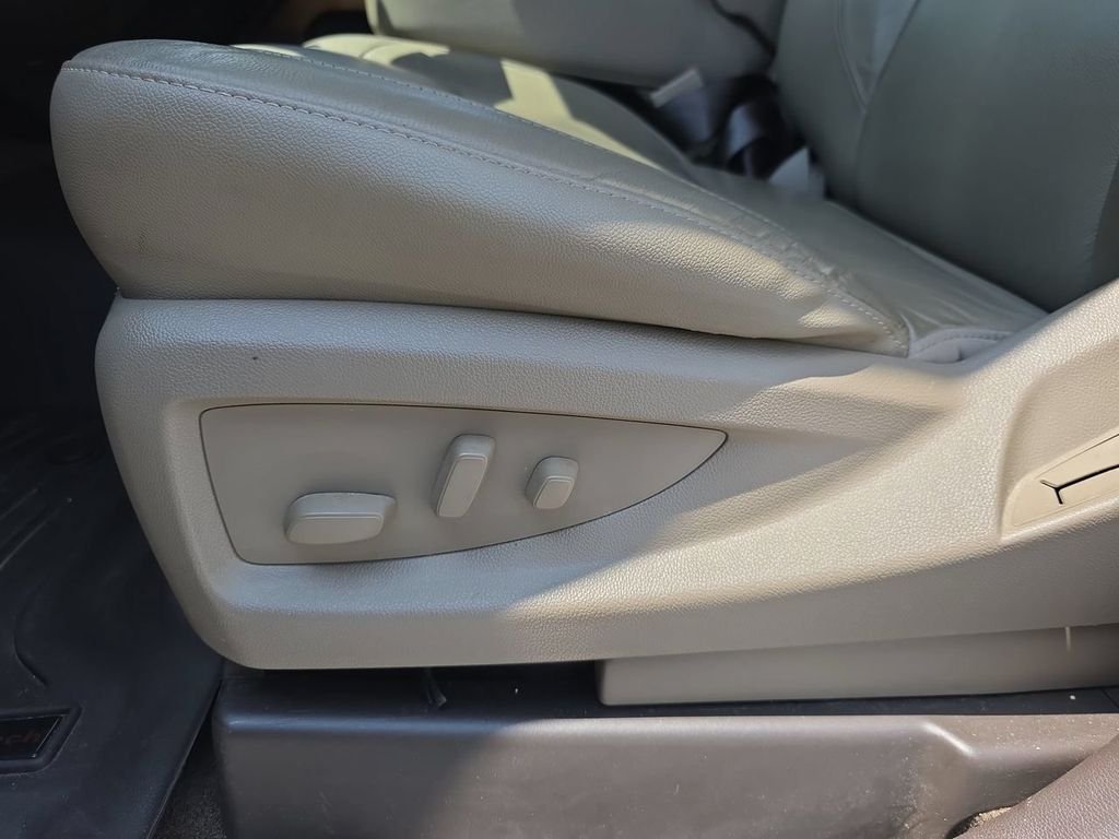 Used 2018 White Chevrolet LTZ image 16