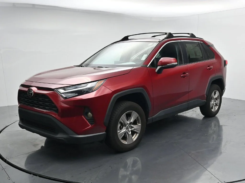 Used 2022 Red Toyota XLE image 3
