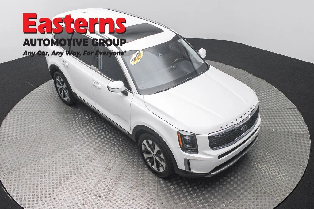 Used 2020 White Kia S image 3