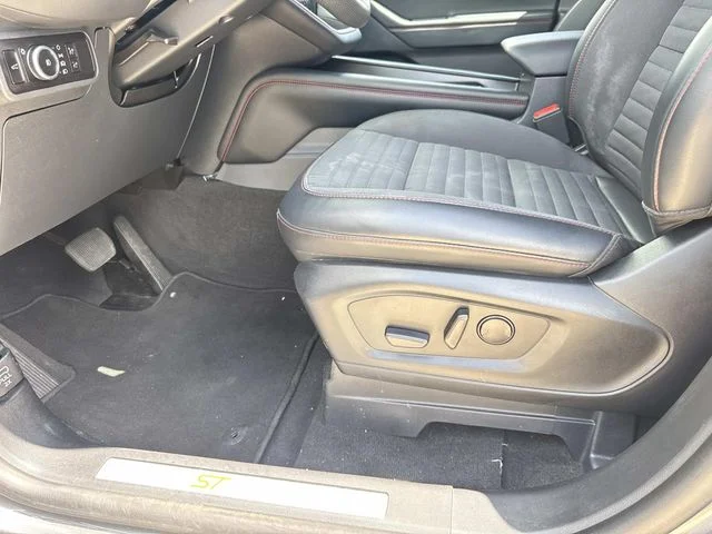 Used 2025 Gray Ford ST-Line image 30